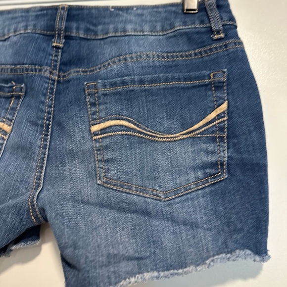 SO Shortie Denim Shorts Sz: 9 Cutoff Raw Hem. 5 Pocket. Stretch. Dark Wash. - Picture 12 of 13